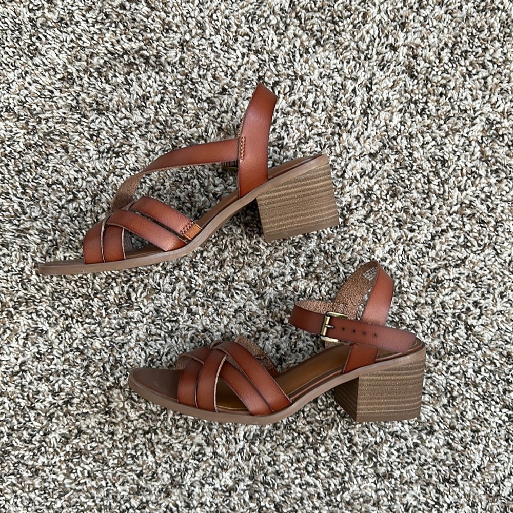 Target Universal thread brown sandal heel